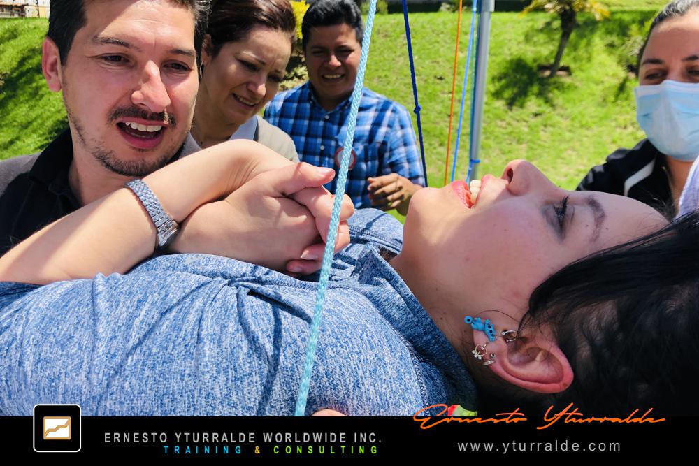 Team Building LATAM Talleres de Cuerdas Bajas | Team Building Empresarial para el desarrollo de equipos de trabajo