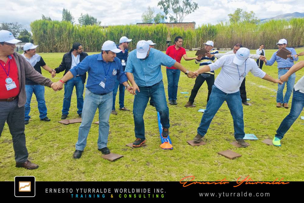 Team Building LATAM Talleres de Cuerdas Bajas | Team Building Empresarial para el desarrollo de equipos de trabajo