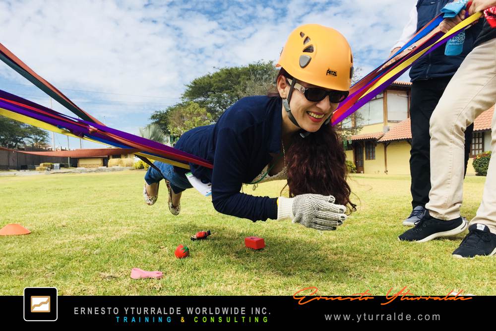 Team Building LATAM Talleres de Cuerdas Bajas | Team Building Empresarial para el desarrollo de equipos de trabajo