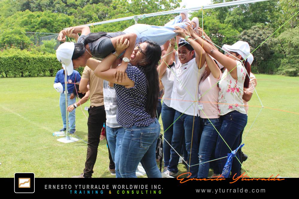 Team Building LATAM Talleres de Cuerdas Bajas | Team Building Empresarial para el desarrollo de equipos de trabajo