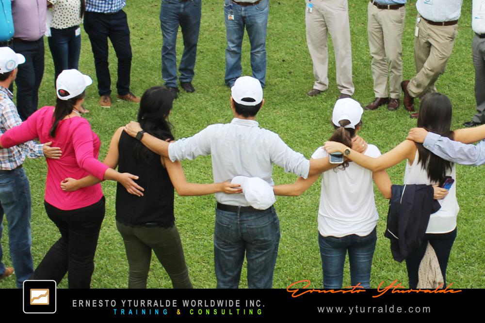 Team Building LATAM Talleres de Cuerdas Bajas | Team Building Empresarial para el desarrollo de equipos de trabajo