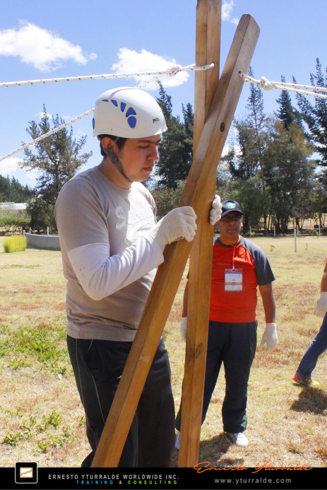 Talleres de Cuerdas Bajas | Team Building Corporativo para el desarrollo de equipos de trabajo